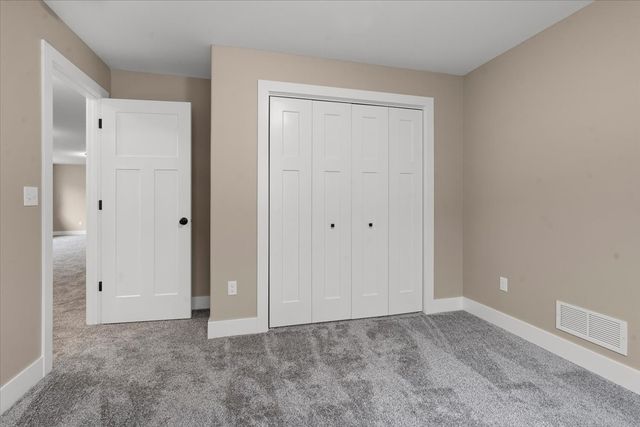 100 S Seven Oaks Road, North Liberty, IA 52317