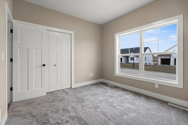 100 S Seven Oaks Road, North Liberty, IA 52317