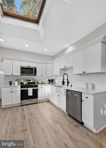 16 W GREENWOOD AVE, Oaklyn, NJ 08107