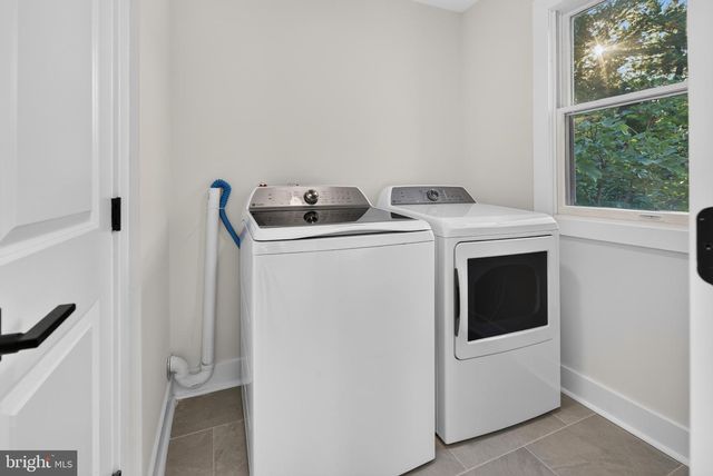 16 W GREENWOOD AVE, Oaklyn, NJ 08107