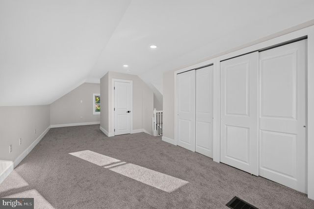 16 W GREENWOOD AVE, Oaklyn, NJ 08107