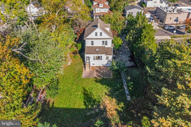 16 W GREENWOOD AVE, Oaklyn, NJ 08107