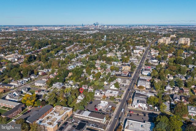 16 W GREENWOOD AVE, Oaklyn, NJ 08107