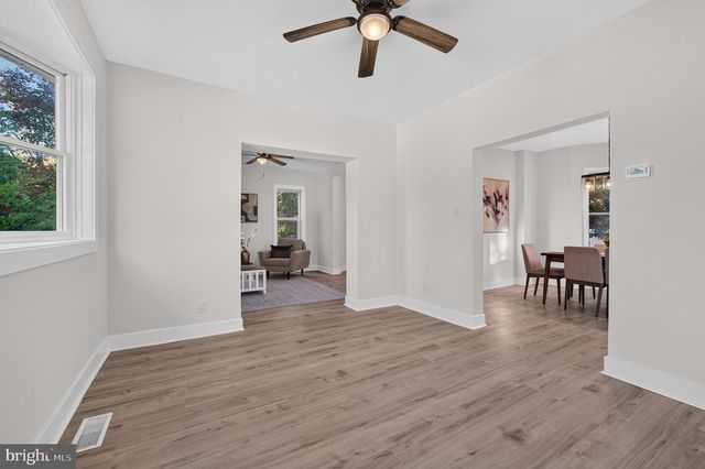 16 W GREENWOOD AVE, Oaklyn, NJ 08107