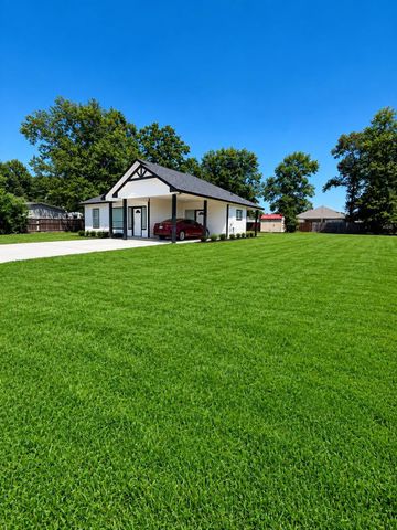 676 Bradford Street, Conroe, TX 77303