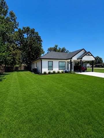 676 Bradford Street, Conroe, TX 77303