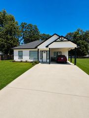 676 Bradford Street, Conroe, TX 77303