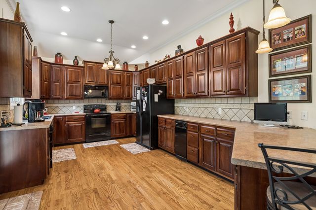 2510 Chimney Springs Rd, Cookeville, TN 38506