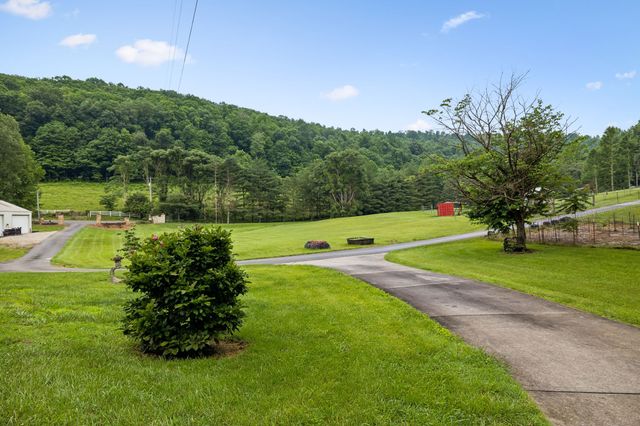 2510 Chimney Springs Rd, Cookeville, TN 38506