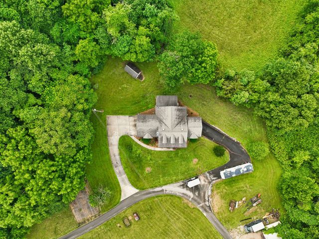 2510 Chimney Springs Rd, Cookeville, TN 38506