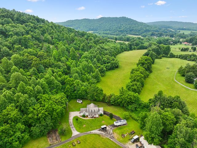 2510 Chimney Springs Rd, Cookeville, TN 38506