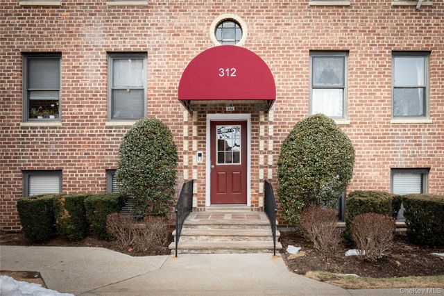 312 Richbell C4, Mamaroneck, NY 10543