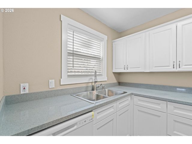 2210 MAPLE St, Forest Grove, OR 97116