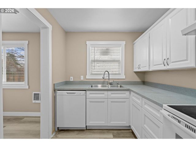 2210 MAPLE St, Forest Grove, OR 97116