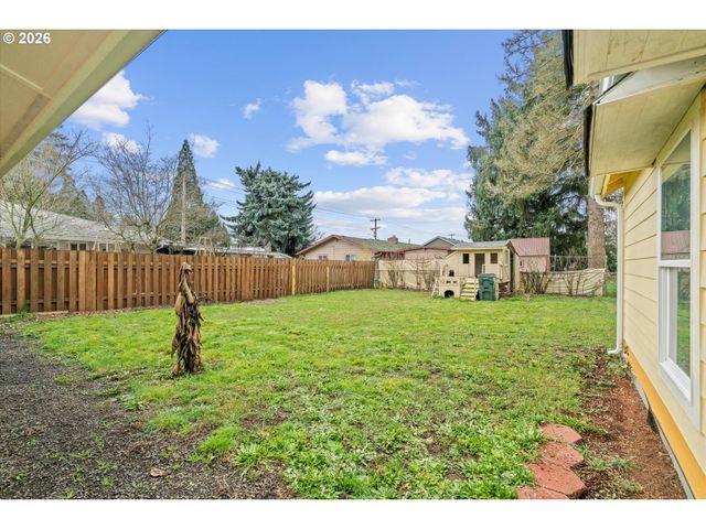 2210 MAPLE St, Forest Grove, OR 97116