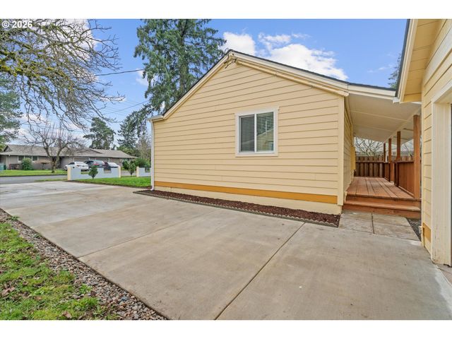 2210 MAPLE St, Forest Grove, OR 97116