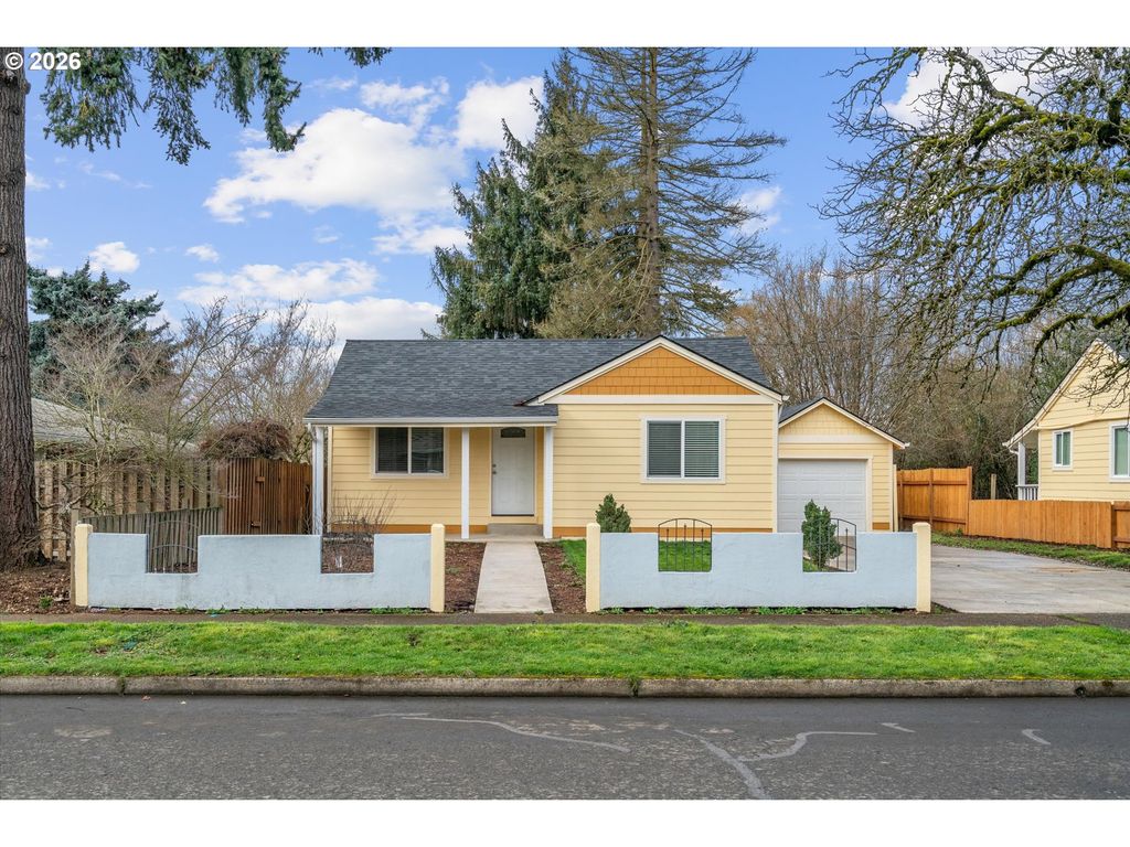 2210 MAPLE St, Forest Grove, OR 97116
