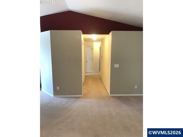 1066 SW Aspen Ln, Dallas, OR 97338