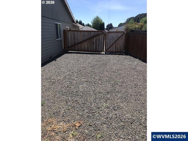 1066 SW Aspen Ln, Dallas, OR 97338