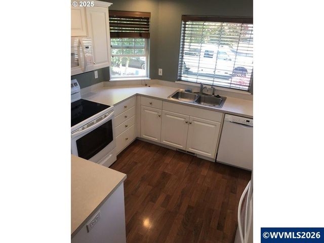 1066 SW Aspen Ln, Dallas, OR 97338