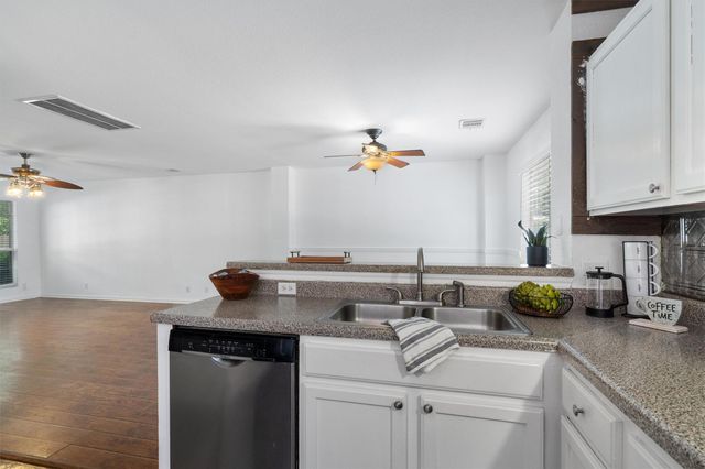 1623 War Horse LN, Round Rock, TX 78664
