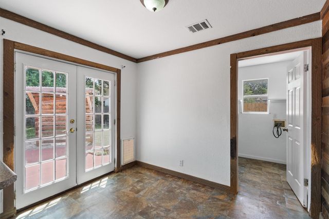 1623 War Horse LN, Round Rock, TX 78664