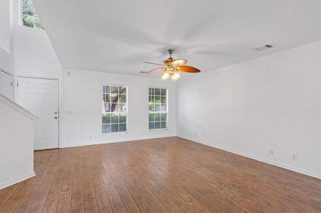 1623 War Horse LN, Round Rock, TX 78664