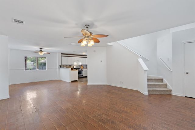 1623 War Horse LN, Round Rock, TX 78664
