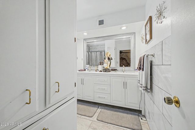 8530 N 45TH Drive, Glendale, AZ 85302