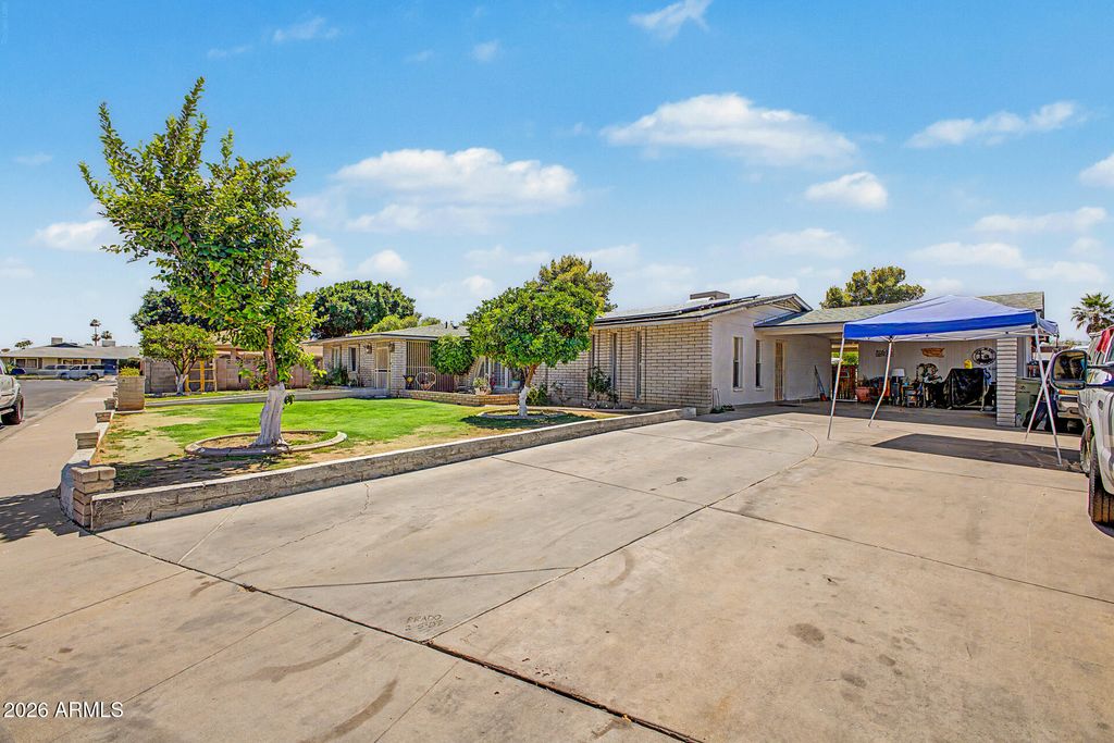 8530 N 45TH Drive, Glendale, AZ 85302 — photo 2