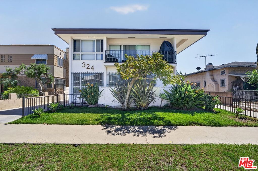 324 E Tamarack Avenue, Inglewood, CA 90301 — exterior