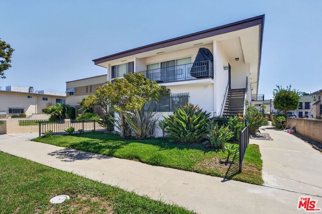 324 E Tamarack Avenue, Inglewood, CA 90301 — photo 2