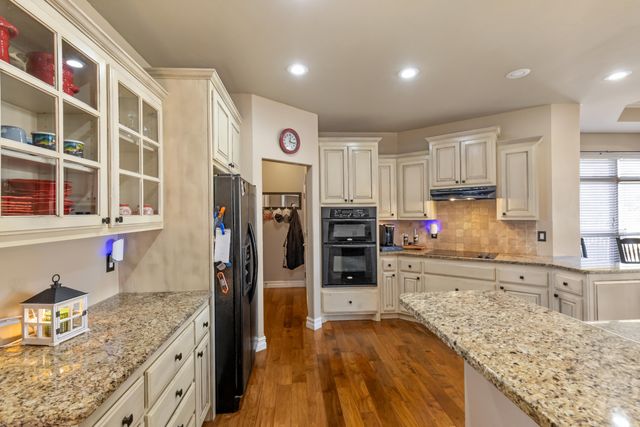 59488 E 301 Road, Grove, OK 74344