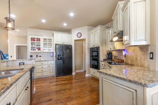 59488 E 301 Road, Grove, OK 74344