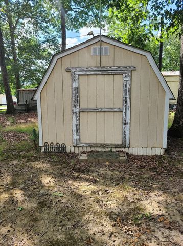 1327 Lakeshore Dr, Beechgrove, TN 37018