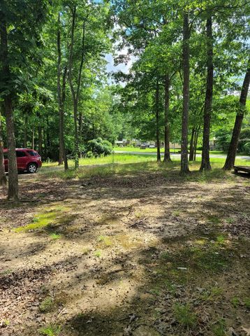 1327 Lakeshore Dr, Beechgrove, TN 37018