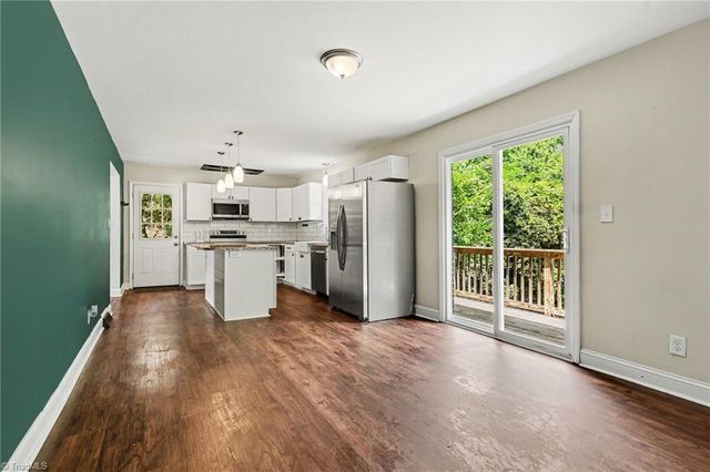 3927 Beacon Drive, Winston-salem, NC 27106