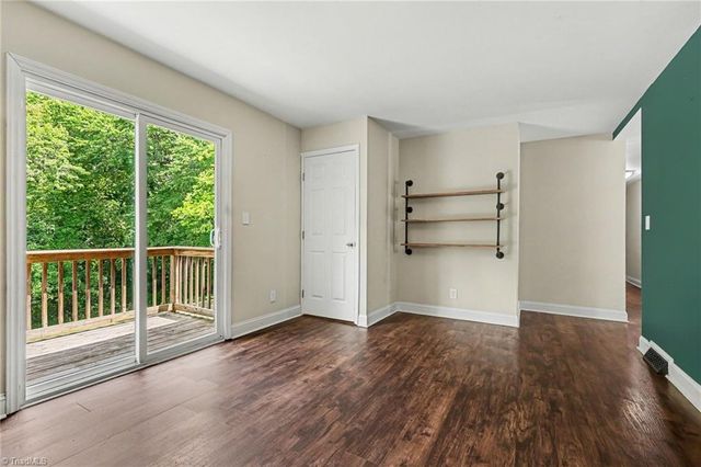 3927 Beacon Drive, Winston-salem, NC 27106