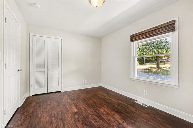 3927 Beacon Drive, Winston-salem, NC 27106