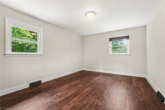 3927 Beacon Drive, Winston-salem, NC 27106