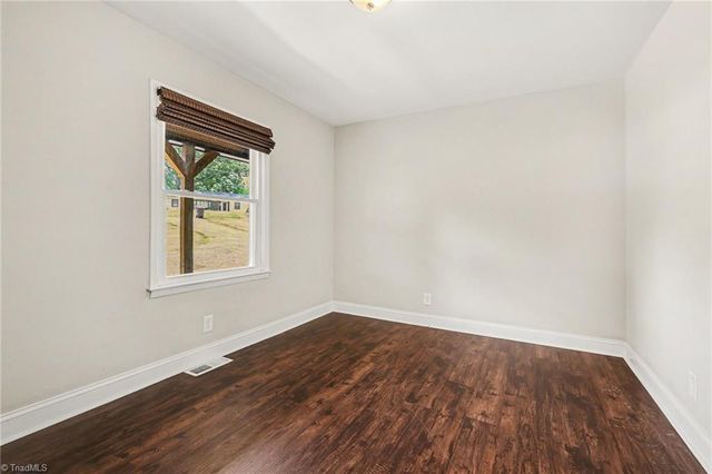 3927 Beacon Drive, Winston-salem, NC 27106