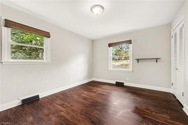 3927 Beacon Drive, Winston-salem, NC 27106