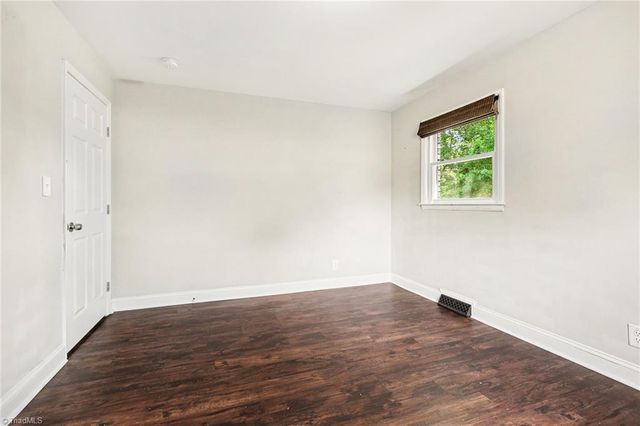 3927 Beacon Drive, Winston-salem, NC 27106