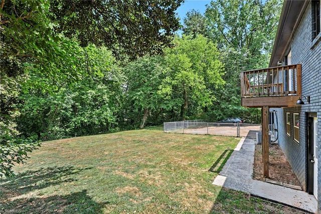 3927 Beacon Drive, Winston-salem, NC 27106