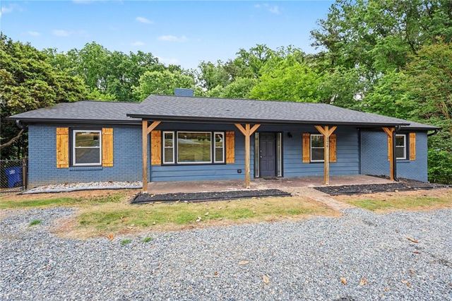 3927 Beacon Drive, Winston-salem, NC 27106