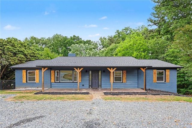 3927 Beacon Drive, Winston-salem, NC 27106