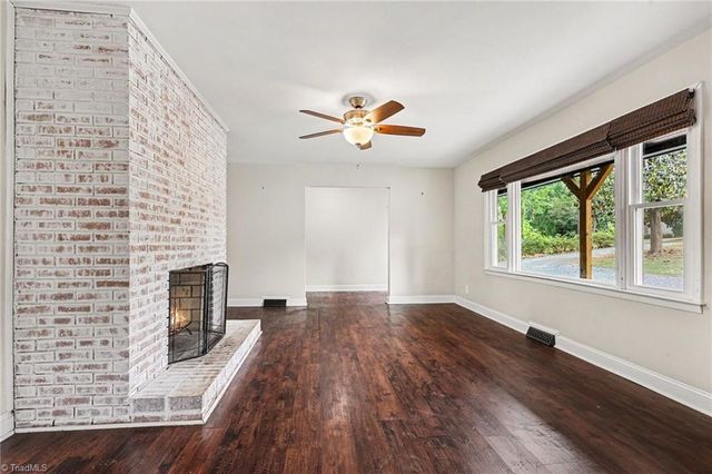 3927 Beacon Drive, Winston-salem, NC 27106