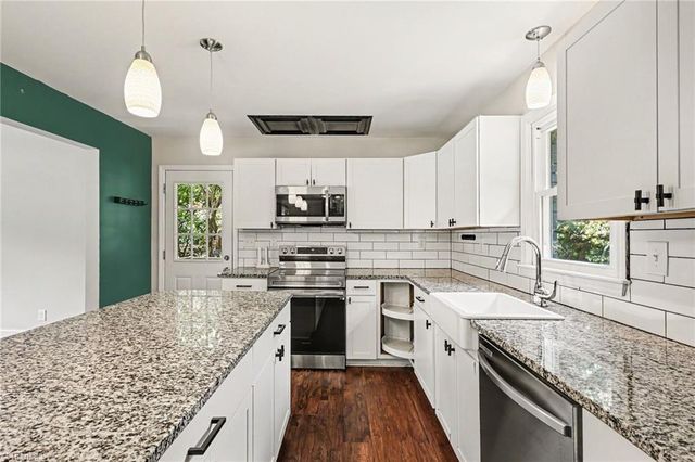 3927 Beacon Drive, Winston-salem, NC 27106
