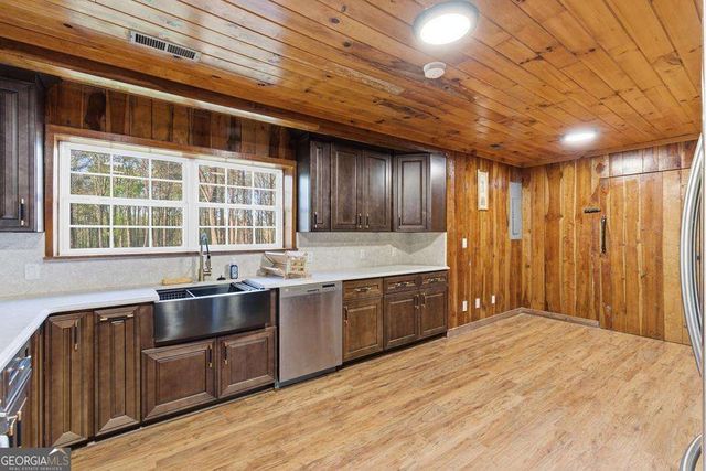 1843 Old Mobile Road, Mccaysville, GA 30555
