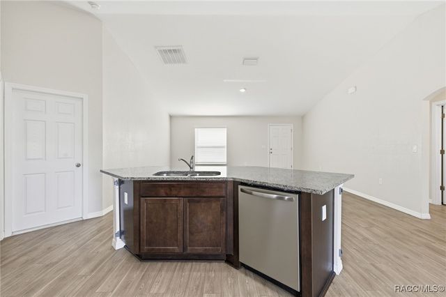 2039 W Shellbark Drive, Citrus Springs, FL 34434